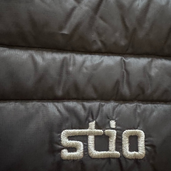 Stio Women's Black Quilted Packable Down Vest - Picture 3 of 6
